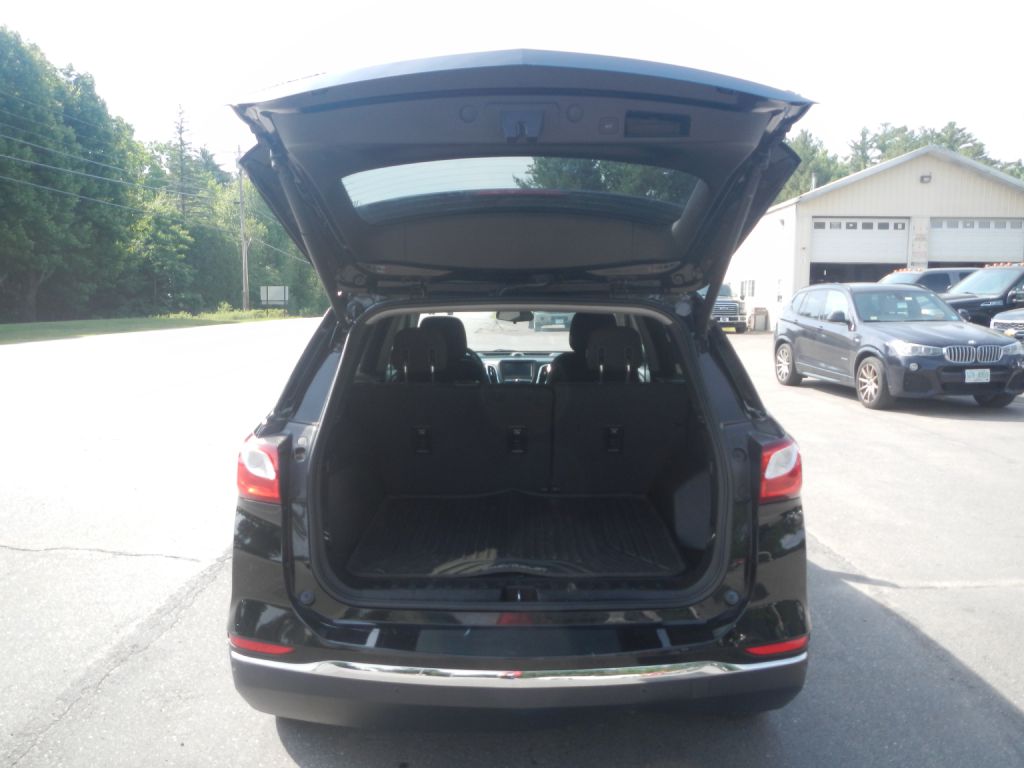 Photo 33 of this CHEVROLET EQUINOX