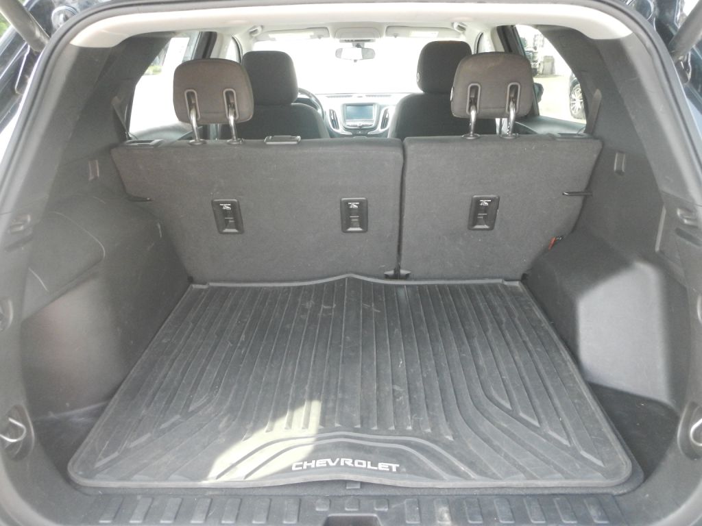 Photo 34 of this CHEVROLET EQUINOX