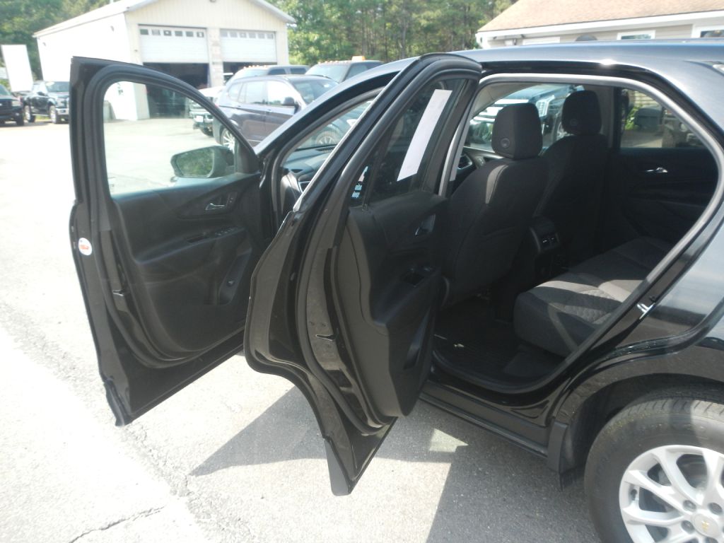 Photo 39 of this CHEVROLET EQUINOX