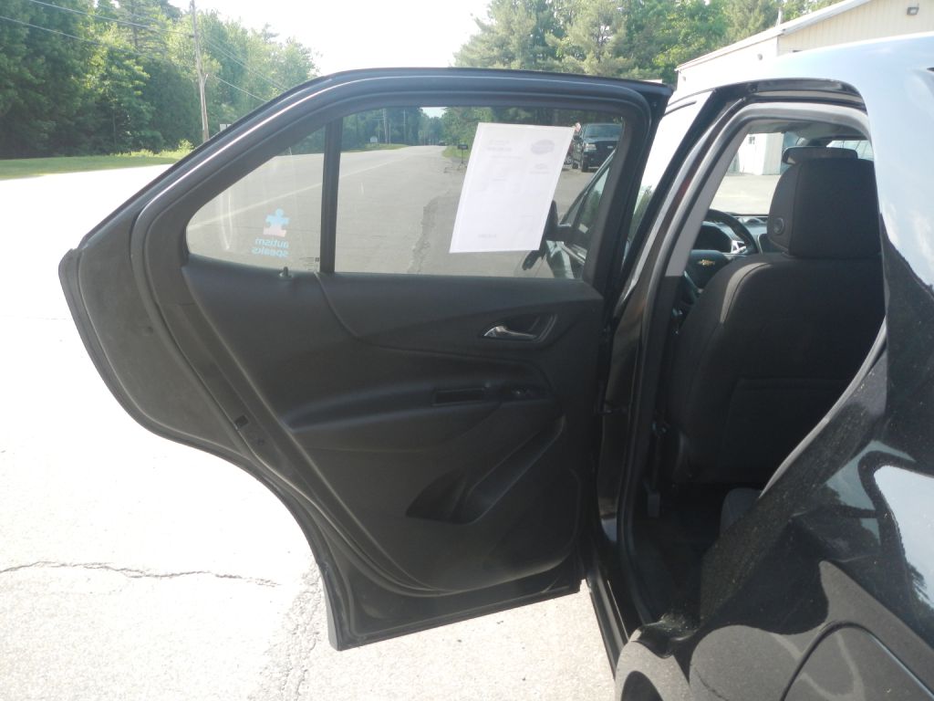 Photo 41 of this CHEVROLET EQUINOX