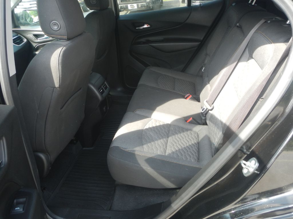 Photo 42 of this CHEVROLET EQUINOX