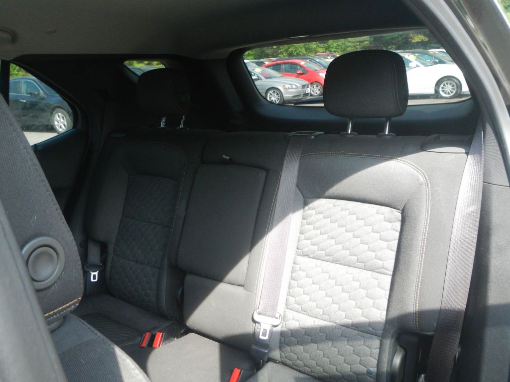 Photo 43 of this CHEVROLET EQUINOX