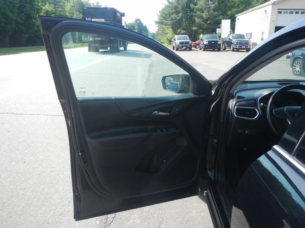 Photo 46 of this CHEVROLET EQUINOX