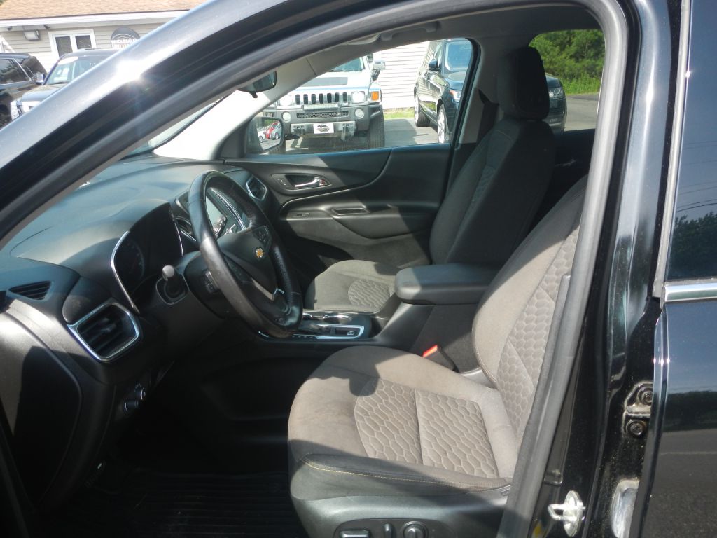 Photo 48 of this CHEVROLET EQUINOX