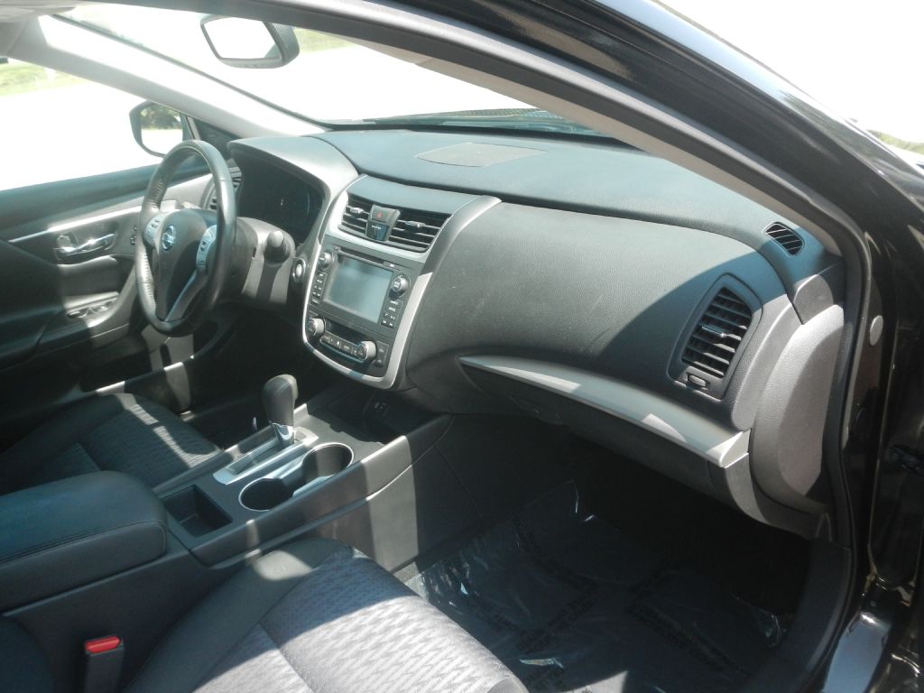 Photo 4 of this NISSAN ALTIMA