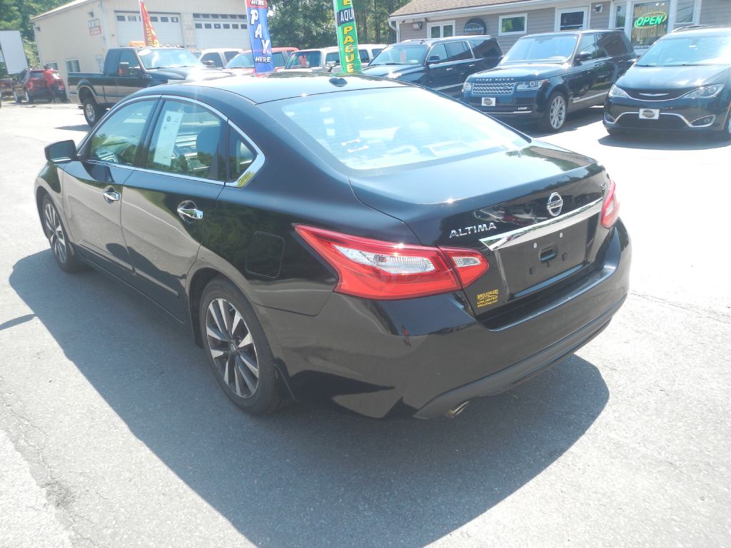 Photo 7 of this NISSAN ALTIMA
