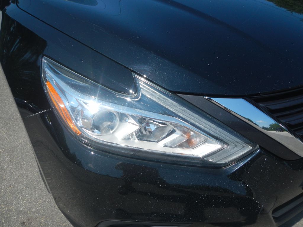 Photo 12 of this NISSAN ALTIMA