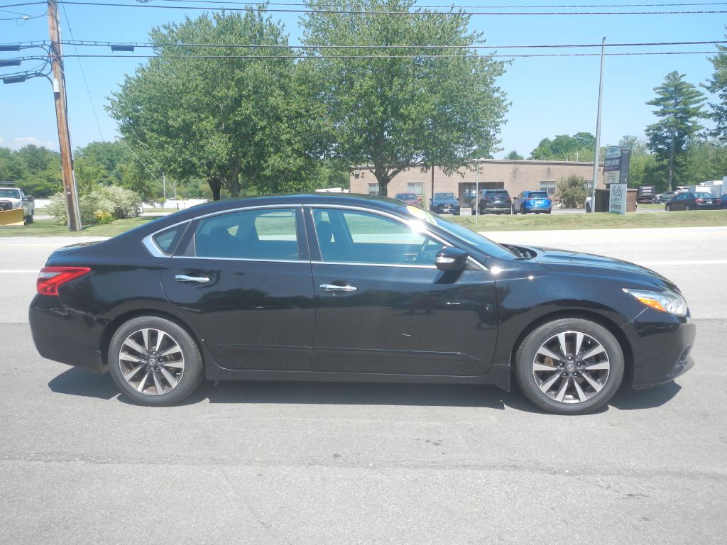 Photo 13 of this NISSAN ALTIMA
