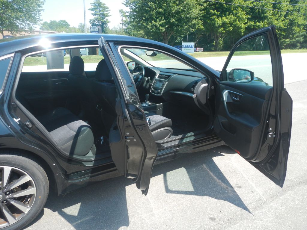 Photo 14 of this NISSAN ALTIMA