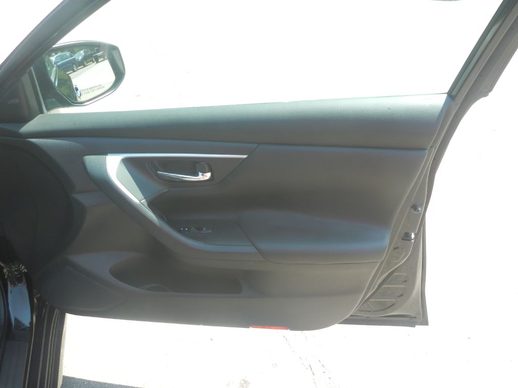 Photo 16 of this NISSAN ALTIMA