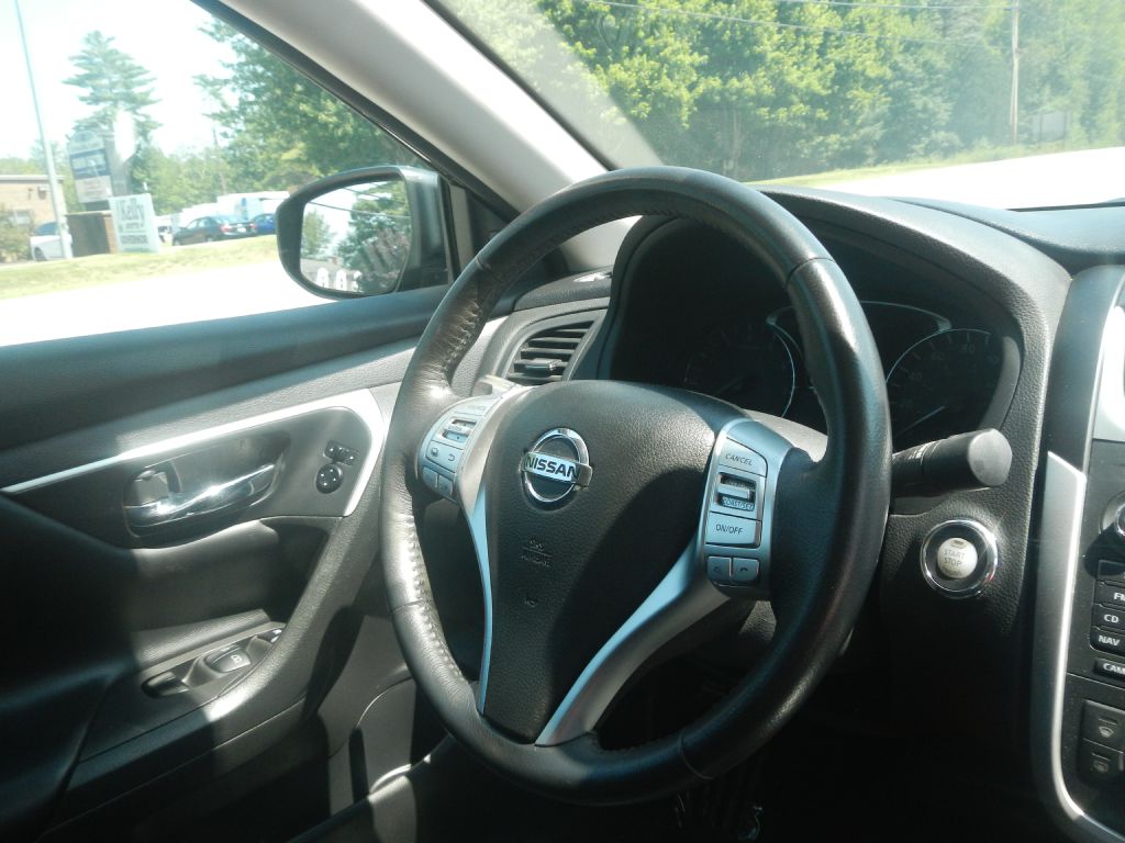 Photo 19 of this NISSAN ALTIMA