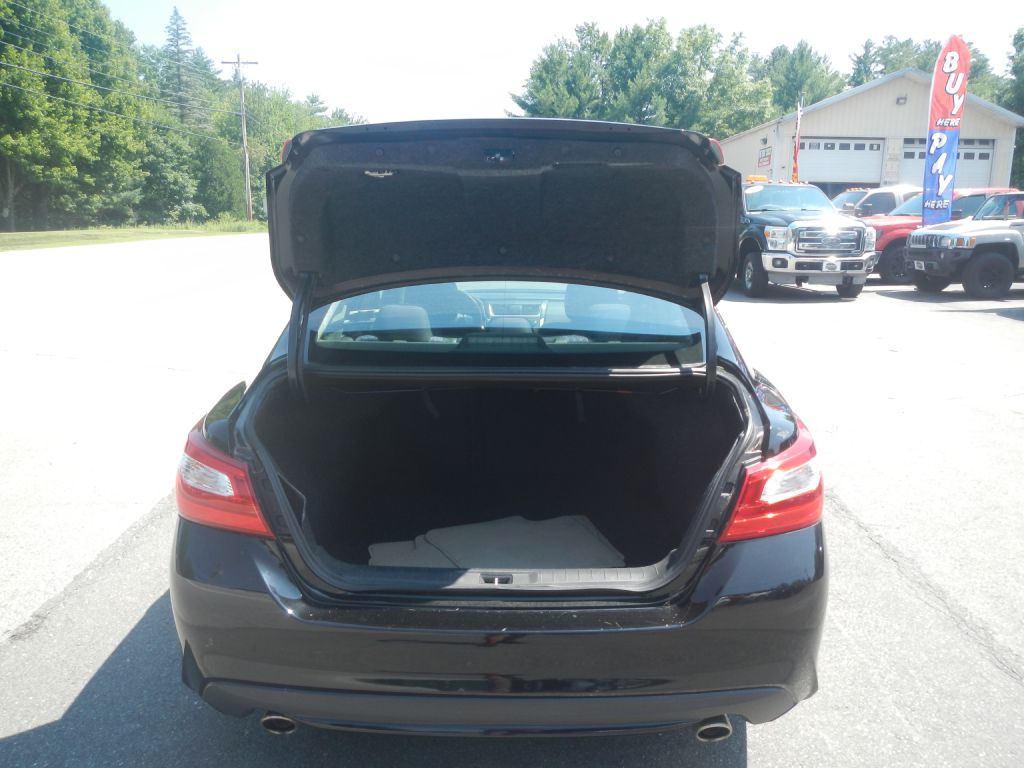 Photo 31 of this NISSAN ALTIMA