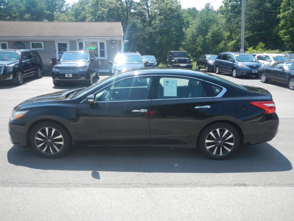 Photo 32 of this NISSAN ALTIMA