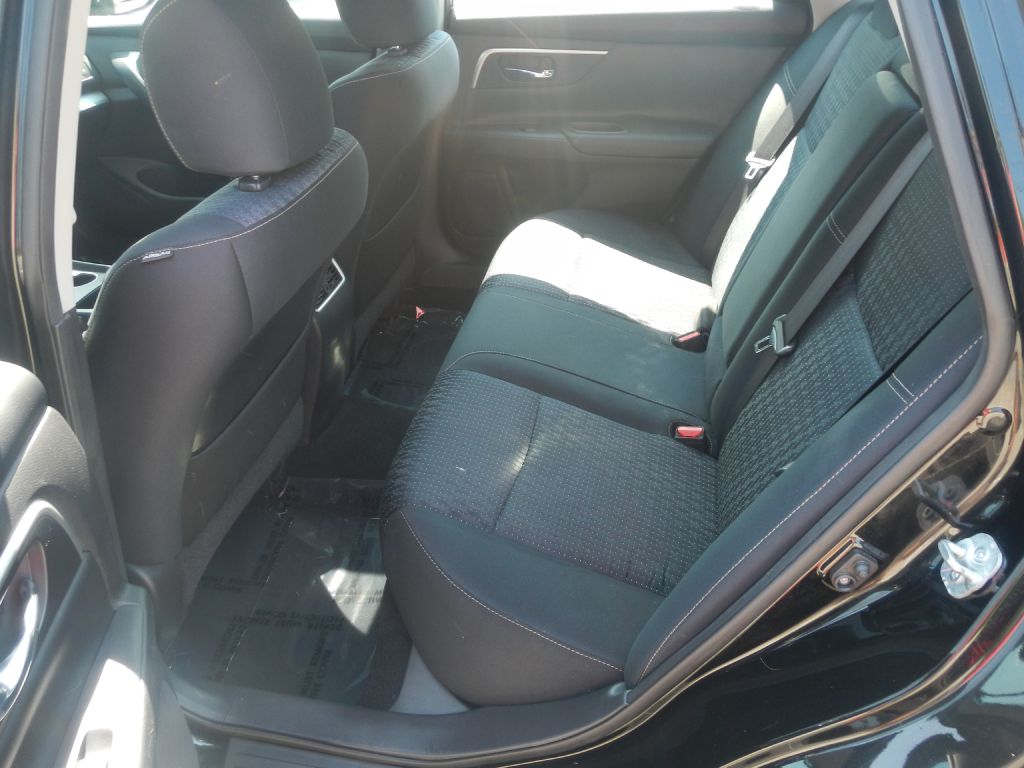 Photo 36 of this NISSAN ALTIMA