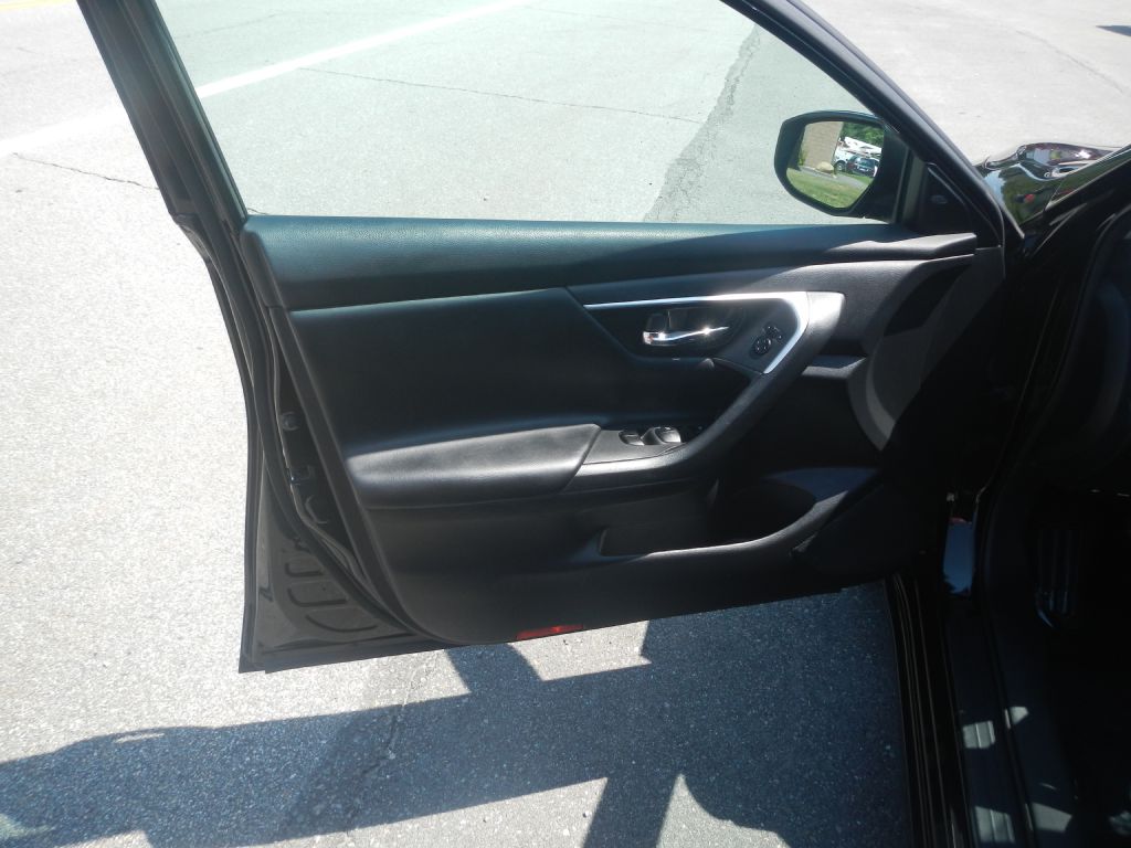 Photo 41 of this NISSAN ALTIMA
