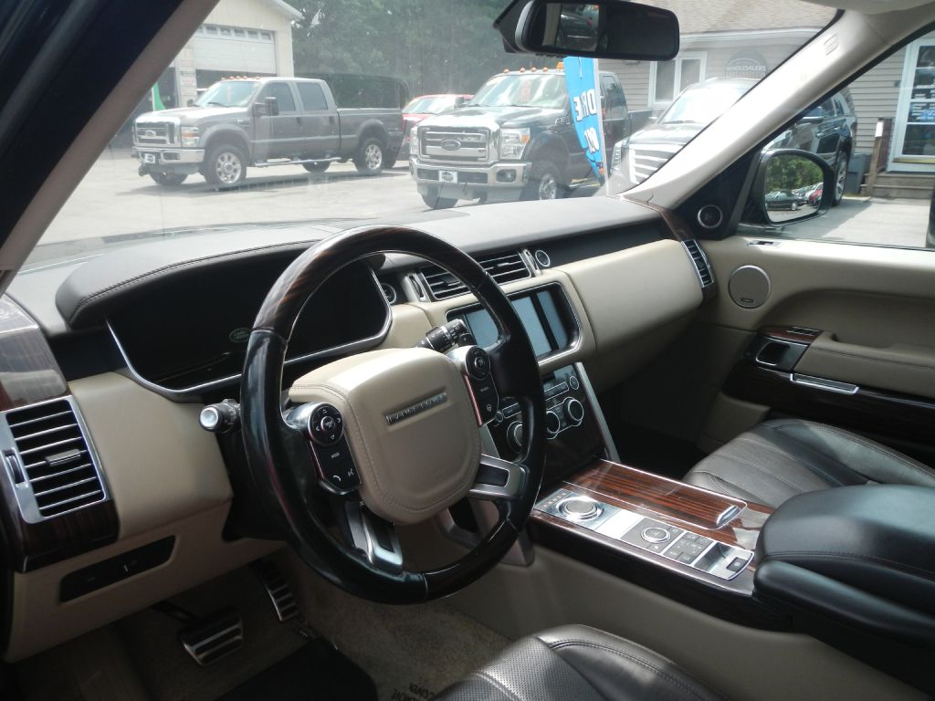 Photo 3 of this LAND ROVER RANGE ROVER