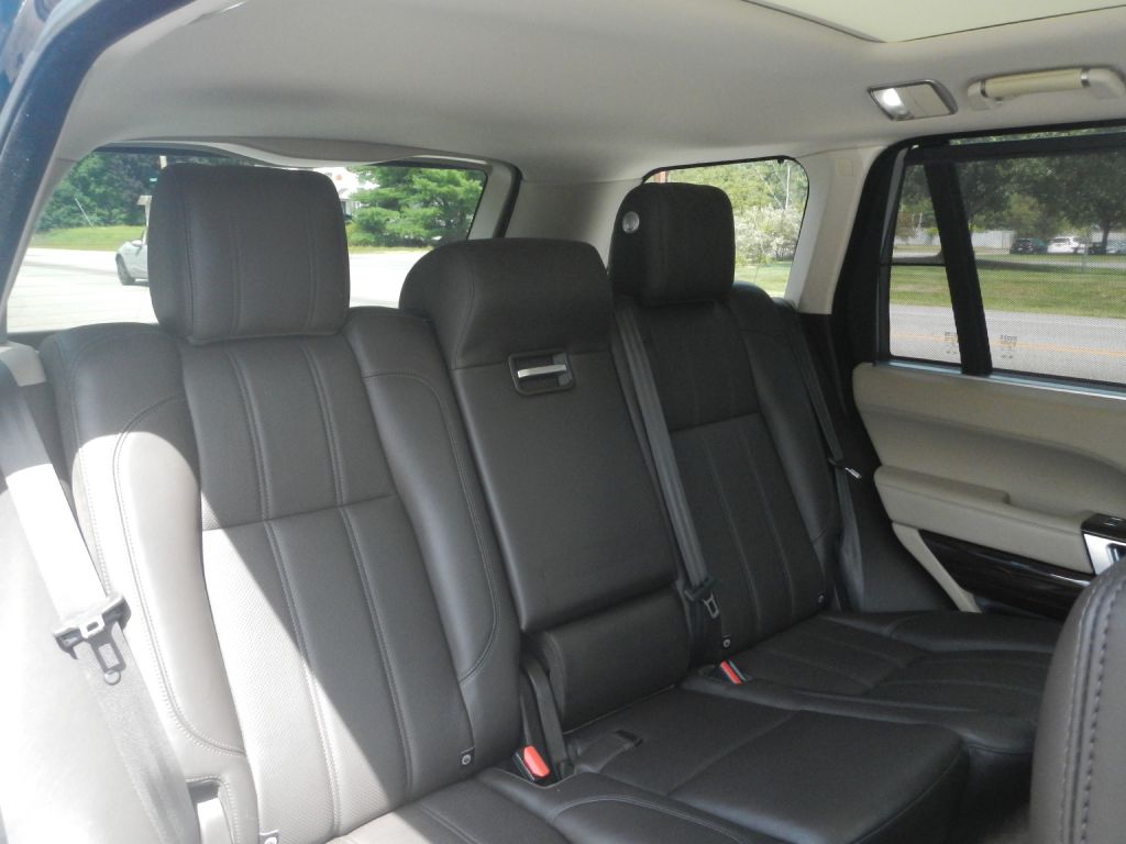 Photo 8 of this LAND ROVER RANGE ROVER