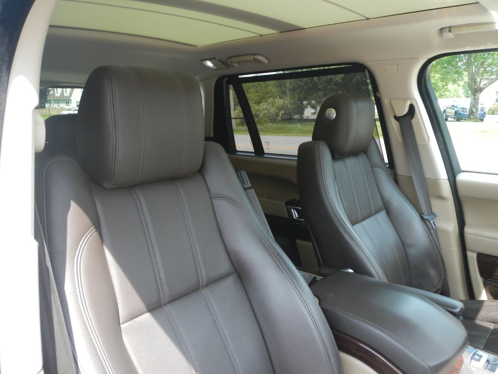 Photo 9 of this LAND ROVER RANGE ROVER