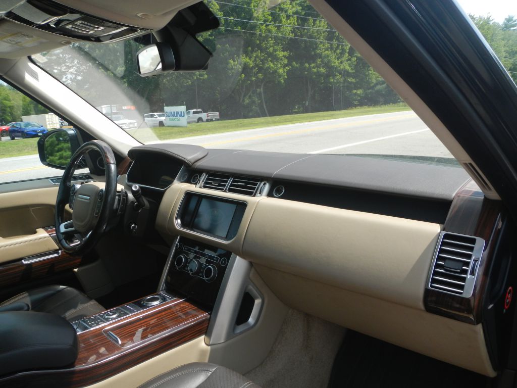Photo 10 of this LAND ROVER RANGE ROVER