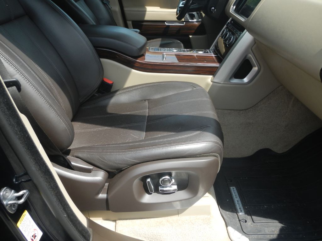 Photo 17 of this LAND ROVER RANGE ROVER