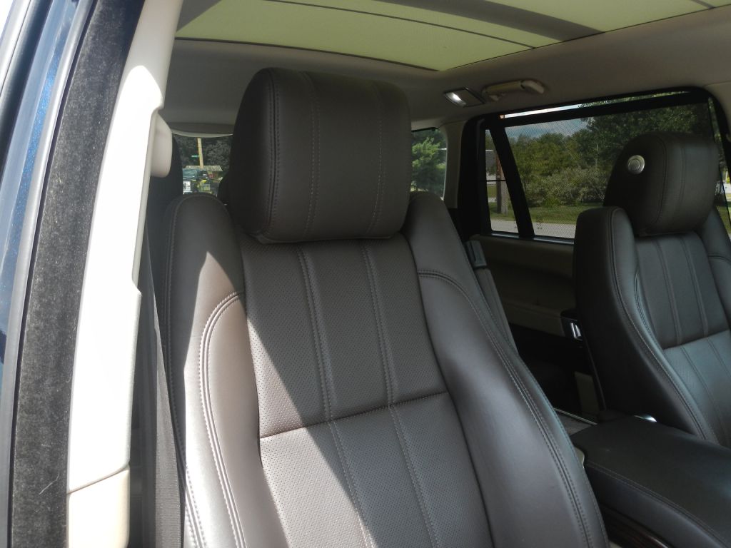 Photo 18 of this LAND ROVER RANGE ROVER