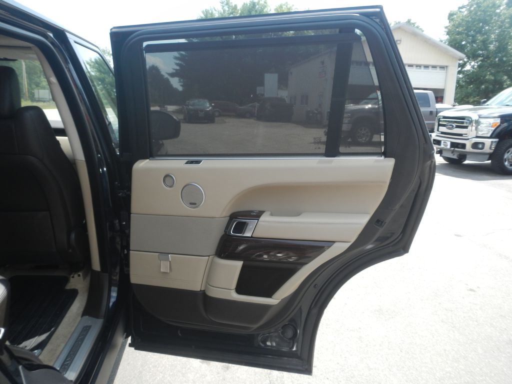 Photo 25 of this LAND ROVER RANGE ROVER