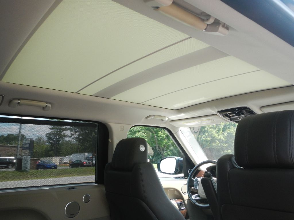 Photo 29 of this LAND ROVER RANGE ROVER
