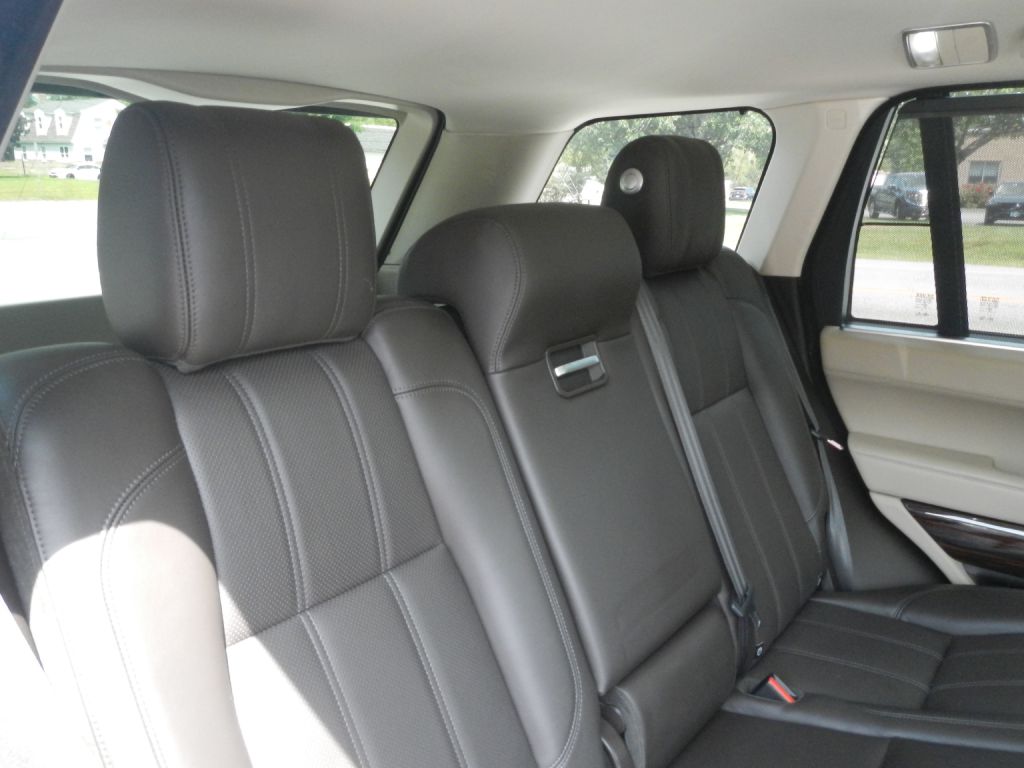 Photo 32 of this LAND ROVER RANGE ROVER