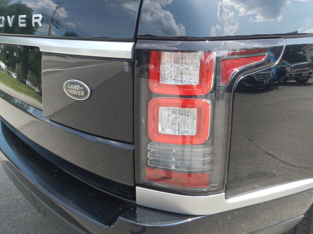 Photo 33 of this LAND ROVER RANGE ROVER