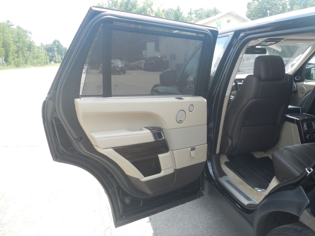 Photo 46 of this LAND ROVER RANGE ROVER