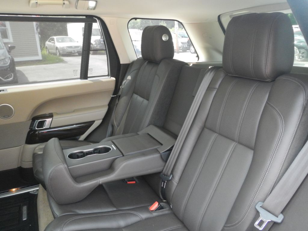Photo 48 of this LAND ROVER RANGE ROVER