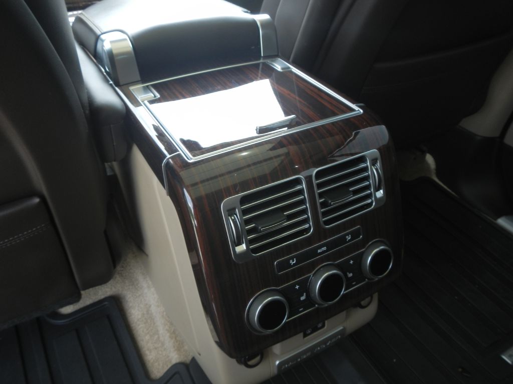 Photo 50 of this LAND ROVER RANGE ROVER