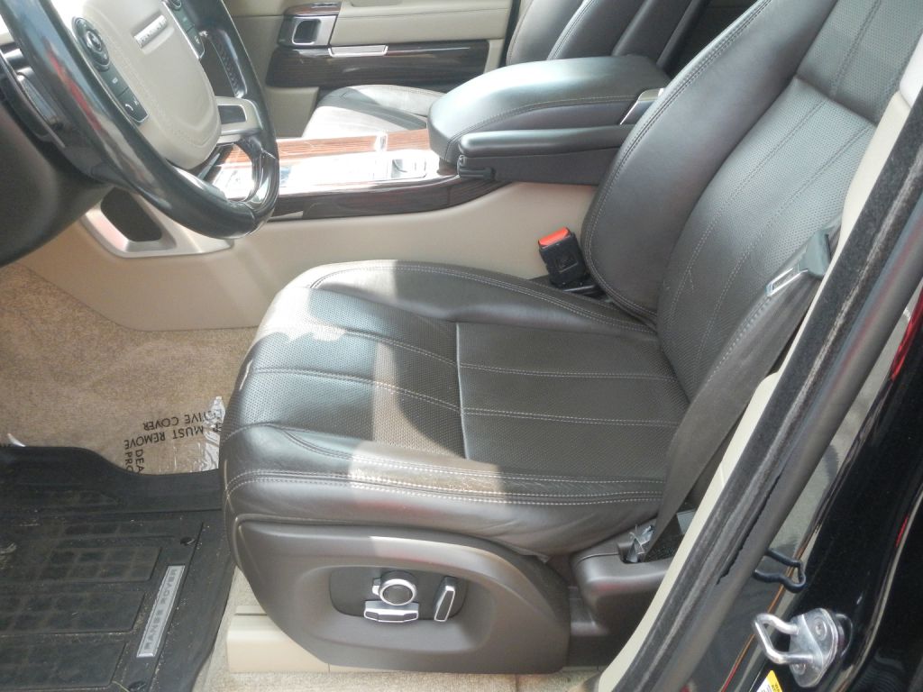 Photo 54 of this LAND ROVER RANGE ROVER