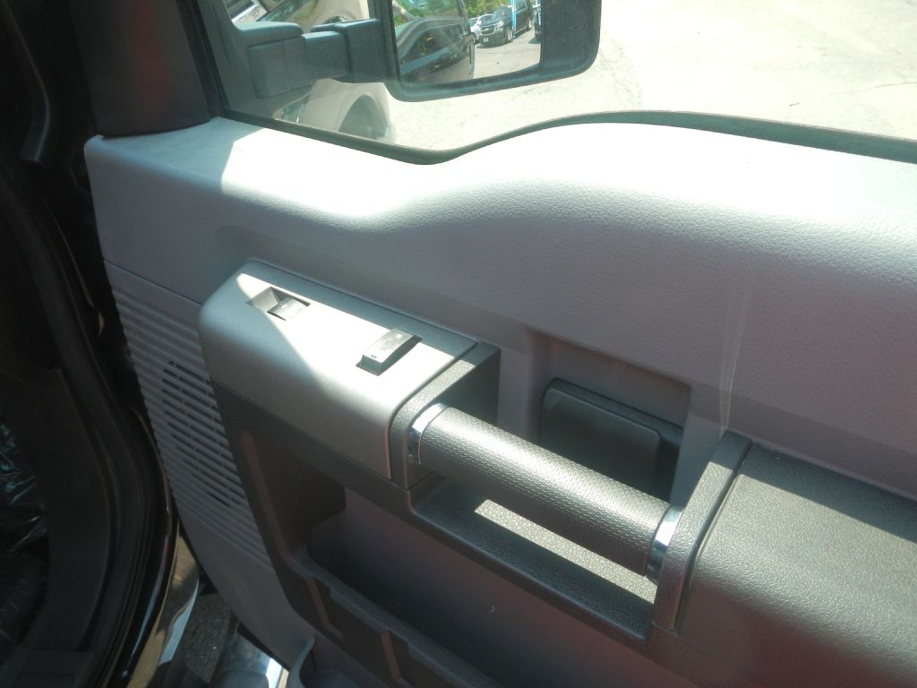Photo 19 of this FORD F350 SUPER DUTY