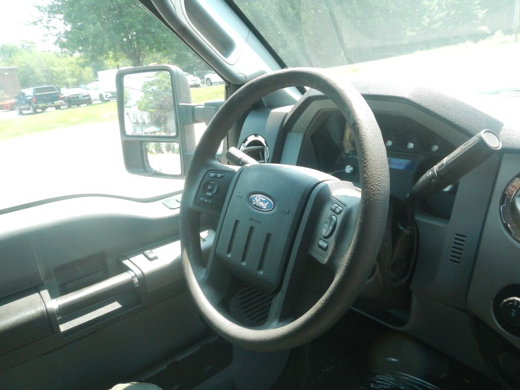 Photo 23 of this FORD F350 SUPER DUTY