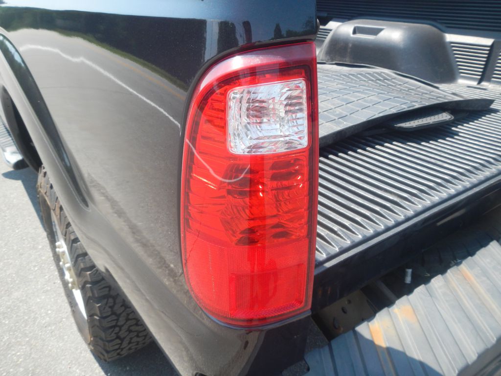Photo 31 of this FORD F350 SUPER DUTY