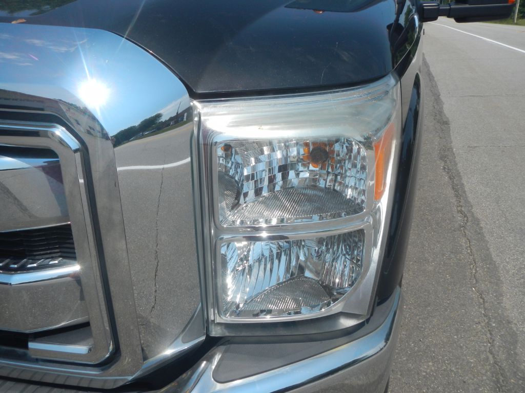 Photo 33 of this FORD F350 SUPER DUTY