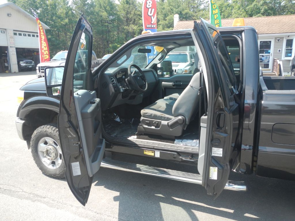 Photo 37 of this FORD F350 SUPER DUTY