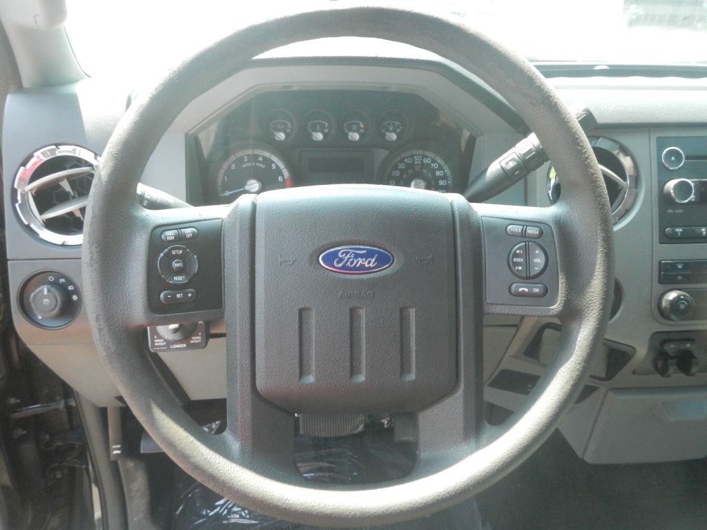 Photo 46 of this FORD F350 SUPER DUTY