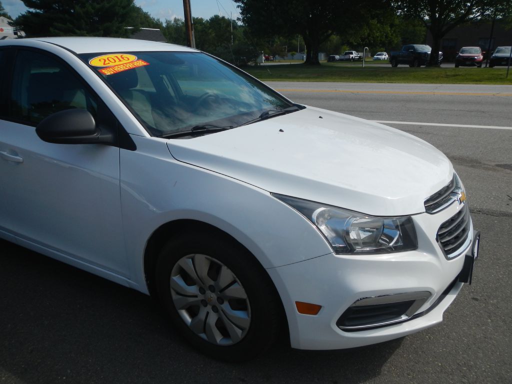 Photo 13 of this CHEVROLET CRUZE