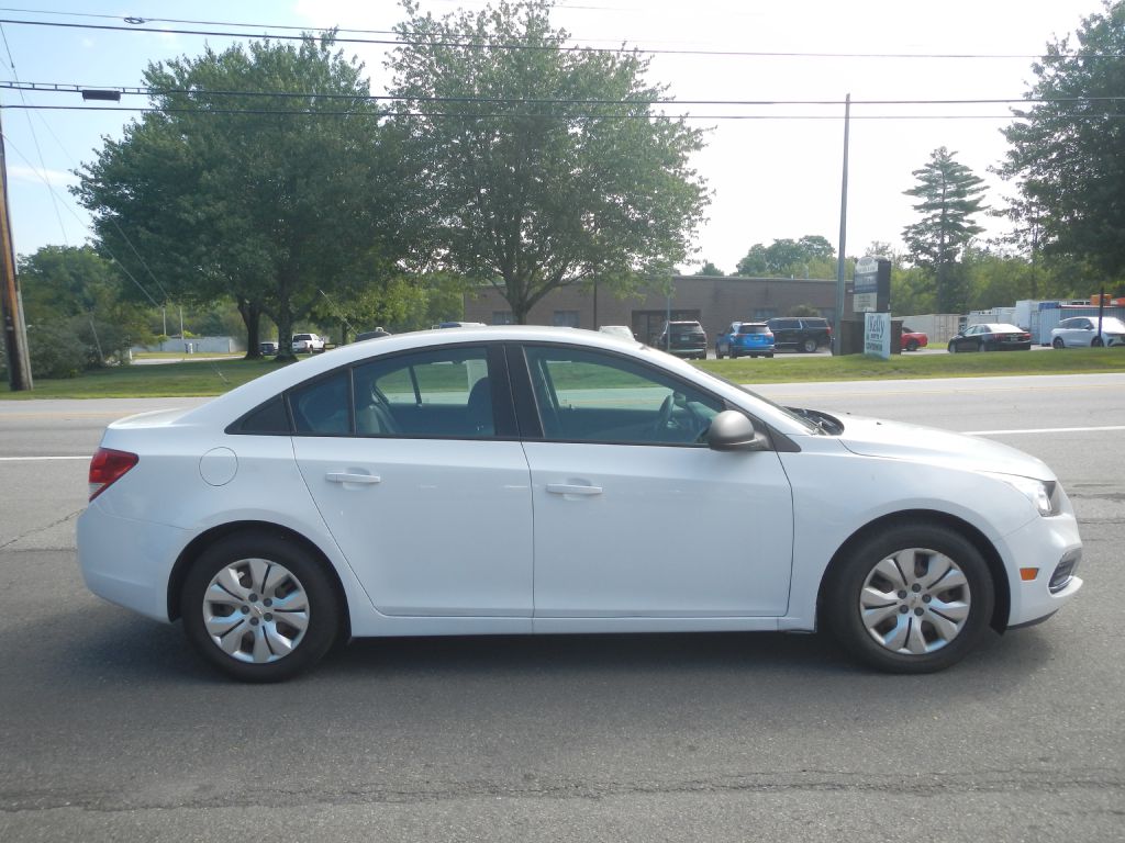 Photo 16 of this CHEVROLET CRUZE