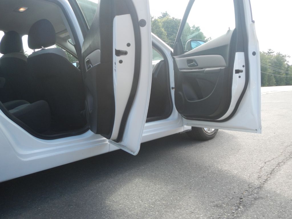 Photo 18 of this CHEVROLET CRUZE