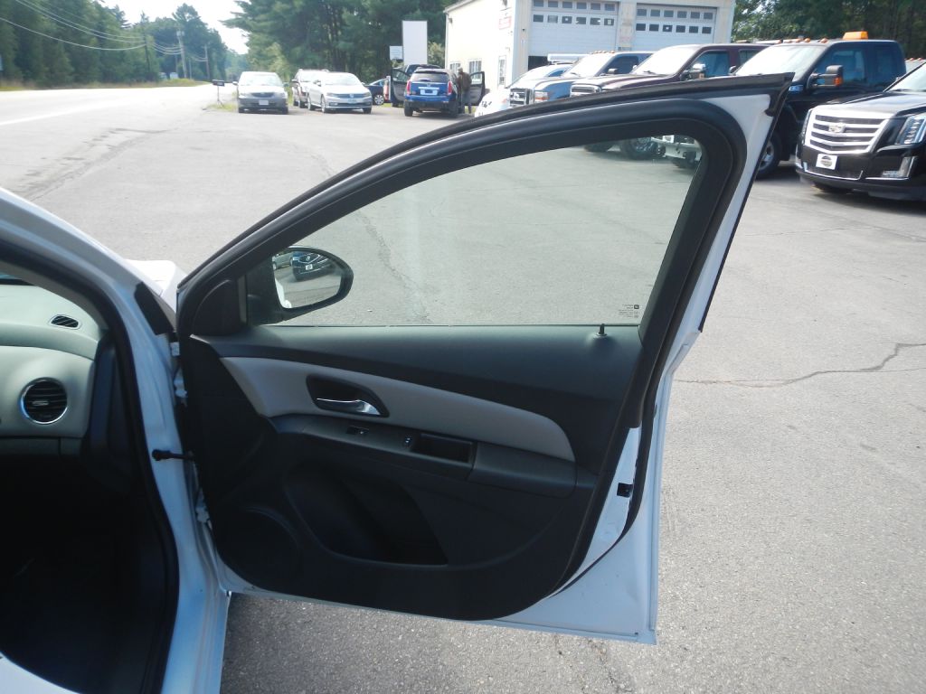 Photo 19 of this CHEVROLET CRUZE