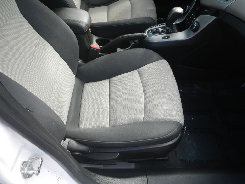 Photo 20 of this CHEVROLET CRUZE