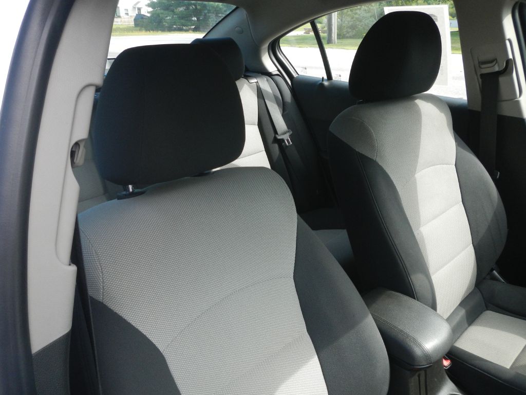 Photo 21 of this CHEVROLET CRUZE