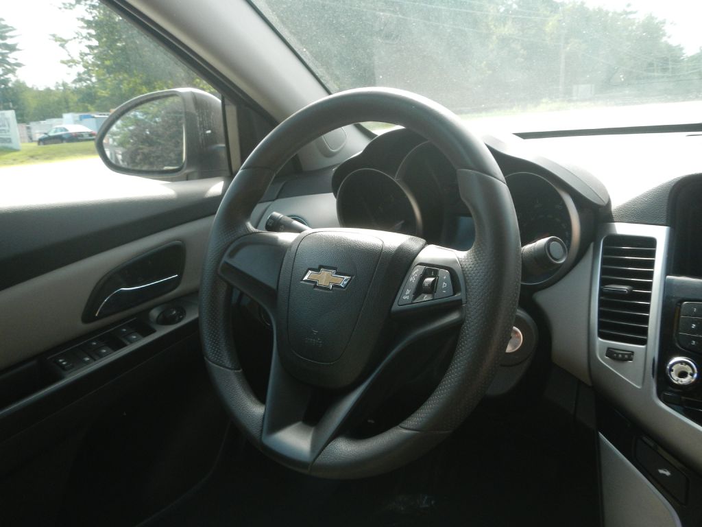 Photo 22 of this CHEVROLET CRUZE
