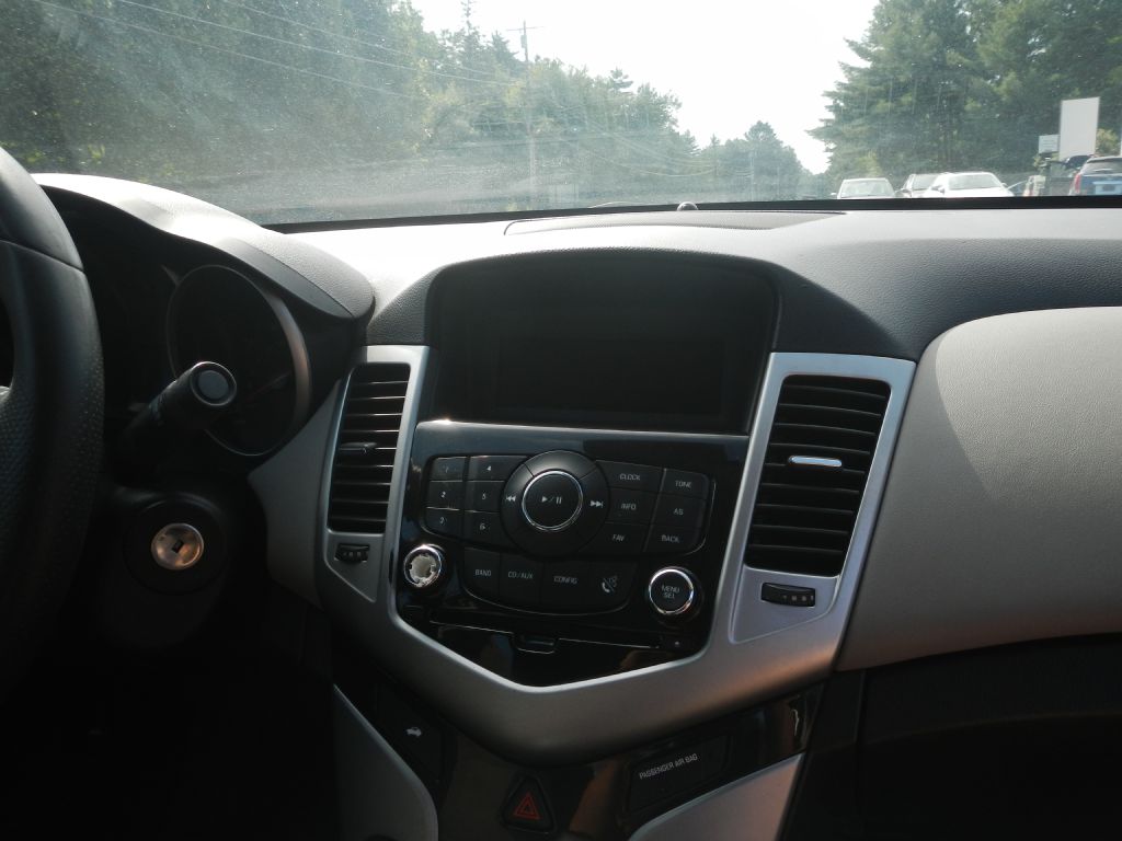 Photo 24 of this CHEVROLET CRUZE