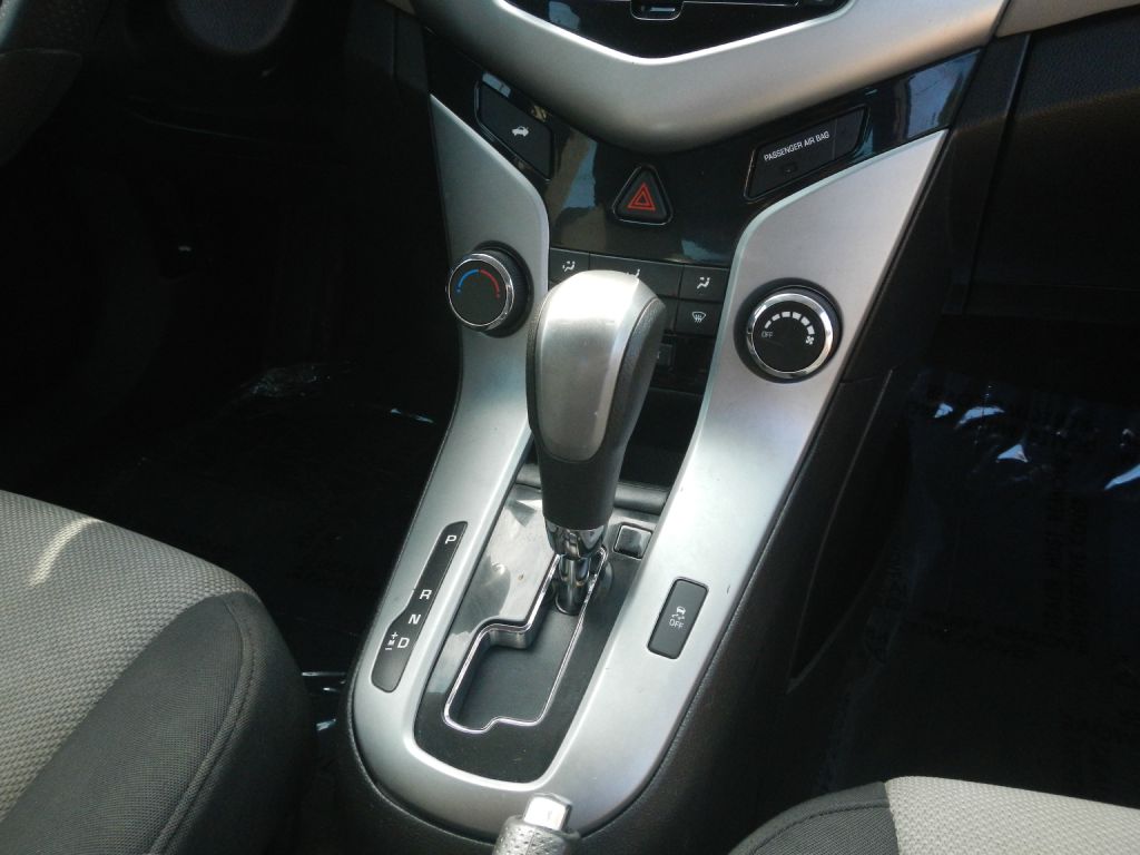 Photo 25 of this CHEVROLET CRUZE