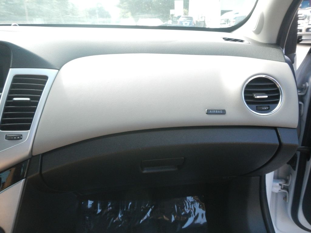 Photo 26 of this CHEVROLET CRUZE