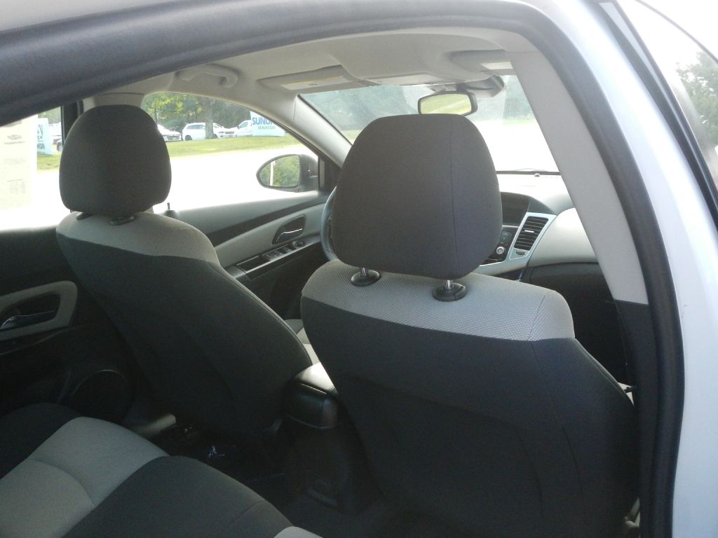 Photo 30 of this CHEVROLET CRUZE
